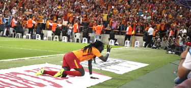 欧洲足球：豪门争夺激烈，冠军悬念升温！，欧洲足球豪门排名